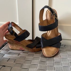 Detailed Navy blue Wedge sandals